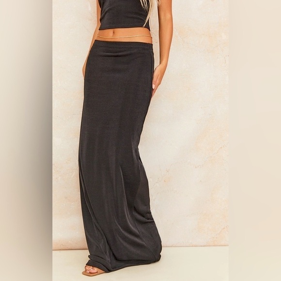 Pretty Little Thing Slinky Low Rise Maxi Skirt Metallic Black Size 6 Nwt - Picture 3 of 5